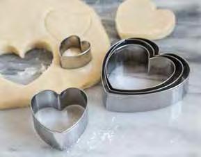 STAINLESS STEEL COOKIE CUTTERS HEART SET 3680 5 Piece Tin 0-30734-03680-8