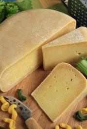 15 /100g Old Winchester Nr Salisbury, Hampshire The seriously aged Old Winchester is matured for 18 to 22 months becoming a dry and hard cheese,