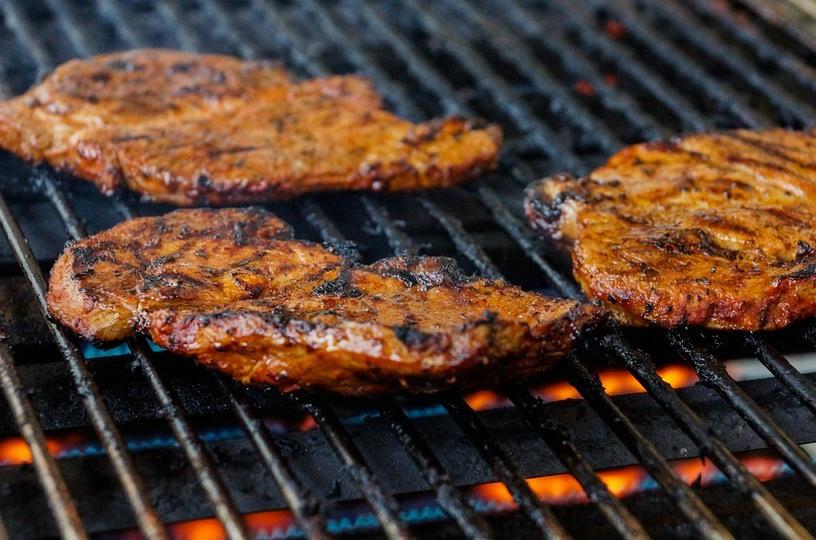 Grilled Rib-Eye Steak With a juicy flavour, rib-eye steaks are perfect for grilling on your barbecue. You can use the leftovers for sandwiches! 4 1-inch-thick boneless rib-eye steaks ½ c.