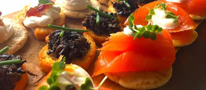 H A M P S H I R E, E N G L A N D CANAPES Smoked mackerel pâté with lemon and horseradish toast Mozzarella and sun blush tomato crostini Smoked Hampshire trout and rocket blinis Olive tapenade and