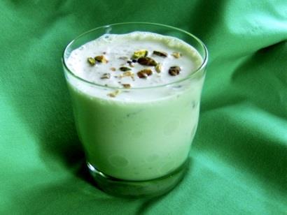 Pistachio Ice Cream Smoothie A green smoothie that tastes like ice cream - you have to try it to believe it!