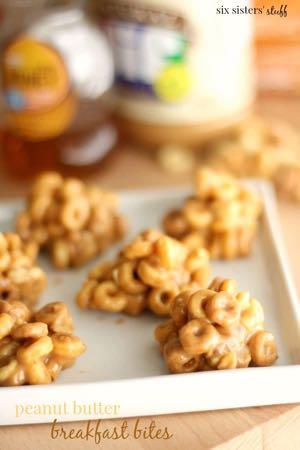 SMALLER FAMILY HEALTHY PLAN-PEANUT BUTTER BREAKFAST BITES D E S S E R T Serves: 8 Prep Time: 3 Hours 10 Minutes Cook Time: 2 Minutes Calories: 168.2 Fat: 13.4 Carbohydrates: 28.4 Protein: 7.