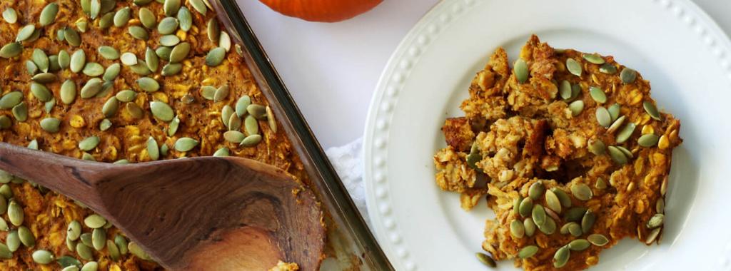 Pumpkin Pie Baked Oatmeal 11 ingredients 45 minutes 6 servings 1. Preheat oven to 375ºF (191ºC). Grease a baking dish with a little coconut oil. (Use a 9 x 13-inch dish for 6 servings.) 2.