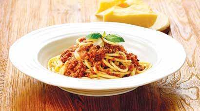 BEEF BOLOGNESE Quality Australian beef mince cooked in a delicious rich chunky tomato sauce with garlic, oregano and basil.