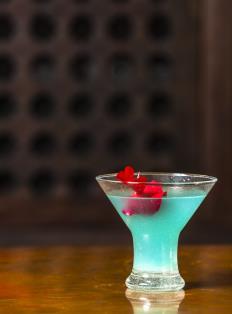 AQUA MEDINA A sparkling blue martini of Absolut Lychee and citrus.