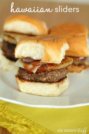 DAY 3 HAWAIIAN HAMBURGER SLIDERS M A I N D I S H Serves: 12 Prep Time: 10 Minutes Cook Time: 15 Minutes 1 1/2 pounds ground beef 2/3 cup barbecue sauce (divided) 1 teaspoon steak seasoning 1 (12