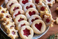 Germany s gingerbread cookies are typically glazed with sugar or covered in chocolate. Heart-shaped versions with iced-on messages are particularly popular. Pavlova.