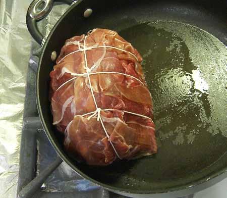 In the next step, the browning, the prosciutto will be fixed into place.