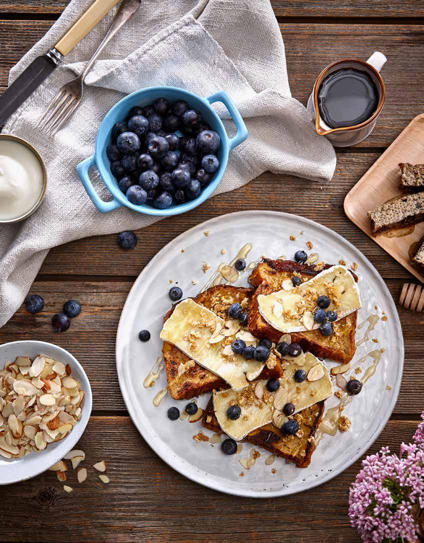 TOP PICK BRIE & BLUEBERRY FRENCH TOAST Raisin bread, blueberries, brie,