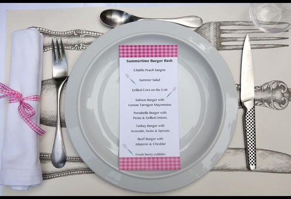Picnic-Theme Place Settings Silver and white placemats look fresh and