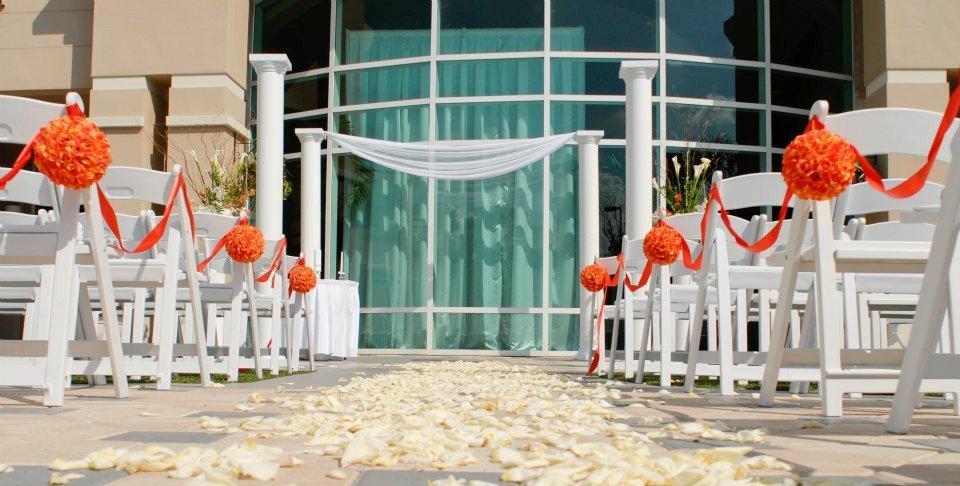 Your Wedding Day A Lifetime of Memories At the Crowne Plaza Orlando Universal, we believe your wedding celebration should be an unforgettable occasion for you, your family and your guests.