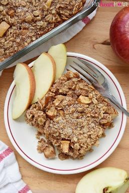 Baked Apple Oatmeal 1 med cooking apple, cored and chopped ½ cup old-fashioned rolled oats 2 Tbsp. raisins ½ tsp cinnamon 1 cup water 1. Preheat oven to 350 F 2.