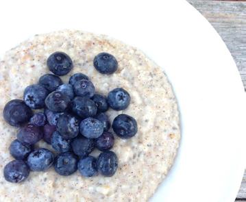 BREAKFAST Almond Chia Oatmeal [Makes 2-4 Servings] ½ cup steel-cut oatmeal 2 cups water 2 tablespoons almond butter 2 tablespoons chia seeds 1-2 cups of blueberries Optional: Use quicker cooking