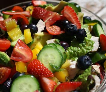 SALADS Mixed Greens Balsamic Salad [Makes 2 Servings] 1-2 precooked chicken breasts 4 cups mixed greens &/or spinach 2 bell peppers (chopped) 1 cup cherry tomatoes ½ cup blueberries ½ cup