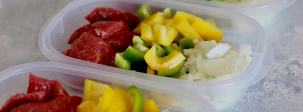 Meal Prep Beef Fajitas 8 ingredients 20 minutes 4 servings 1. Divide the sliced beef, bell peppers and onions into containers and cover with lids. Store in the fridge. 2. When ready to eat, heat 1/4 of the olive oil in a skillet over medium heat.