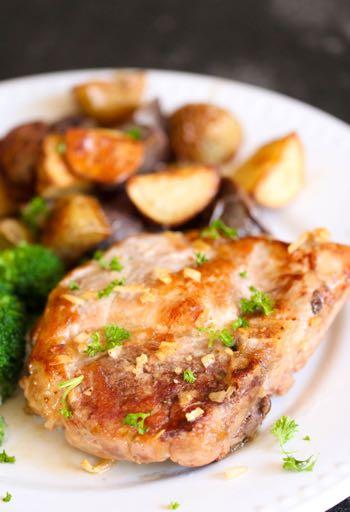 DAY 4 HEALTHY PLAN - MAPLE PORK CHOPS M A I N D I S H Serves: 6 Prep Time: 10 Minutes Cook Time: 40 Minutes Calories: 370 Fat: 4.8 Carbohydrates: 45 Protein: 22.2 Fiber: 0.2 Saturated Fat: 1.