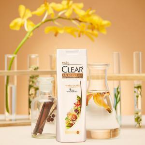 fragrance Clear s new variant with 9 herbal extracts such as Centella, Asiatica, Cinnamomum,