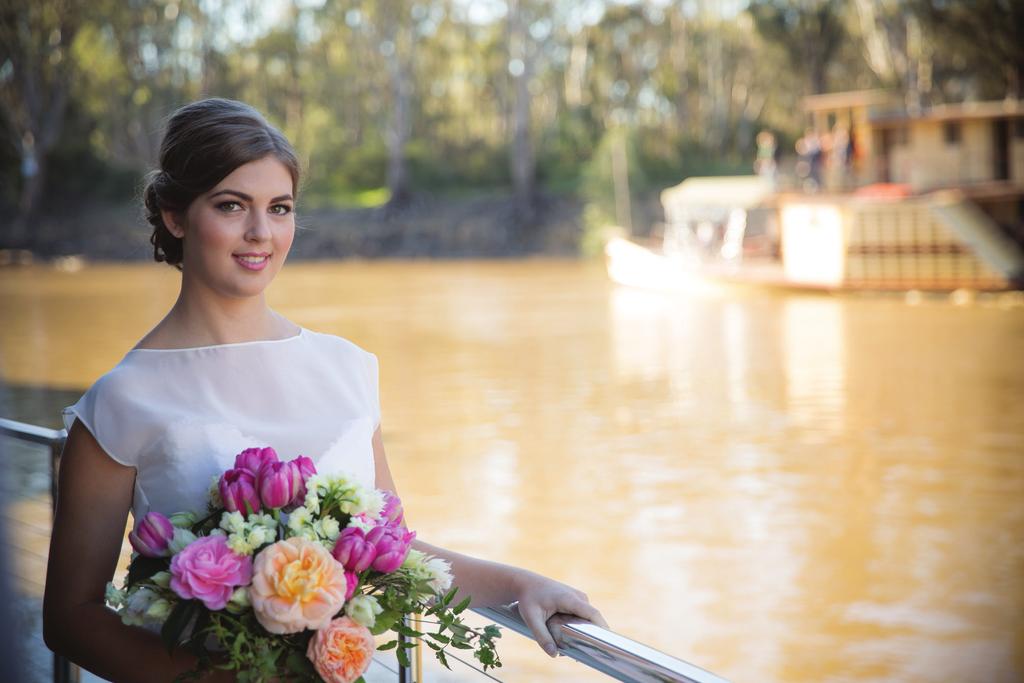 Weddings on the Water... Savour the beauty and romance of the magnificent Murray River, while dining from our exquisite menu. Your ultimate dining experience.