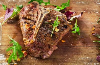 Bro Steak Main Meal Serves: 2 700g T-Bone Steak 2 Garlic Cloves, crushed ½ small pack Thyme ½ tbsp Olive Oil 50g Butter 1. Heat oven to 200c (180C fan), 400f, gas mark 6. 2. Put an ovenproof griddle pan on a high heat.