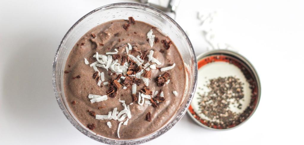 SWEETS Banana Chocolate Pudding *Recipe makes 2 servings 2 large bananas, peeled and roughly chopped ½ cup full-fat coconut milk 2 tablespoons chia seeds 1 tablespoon unsweetened cocoa powder