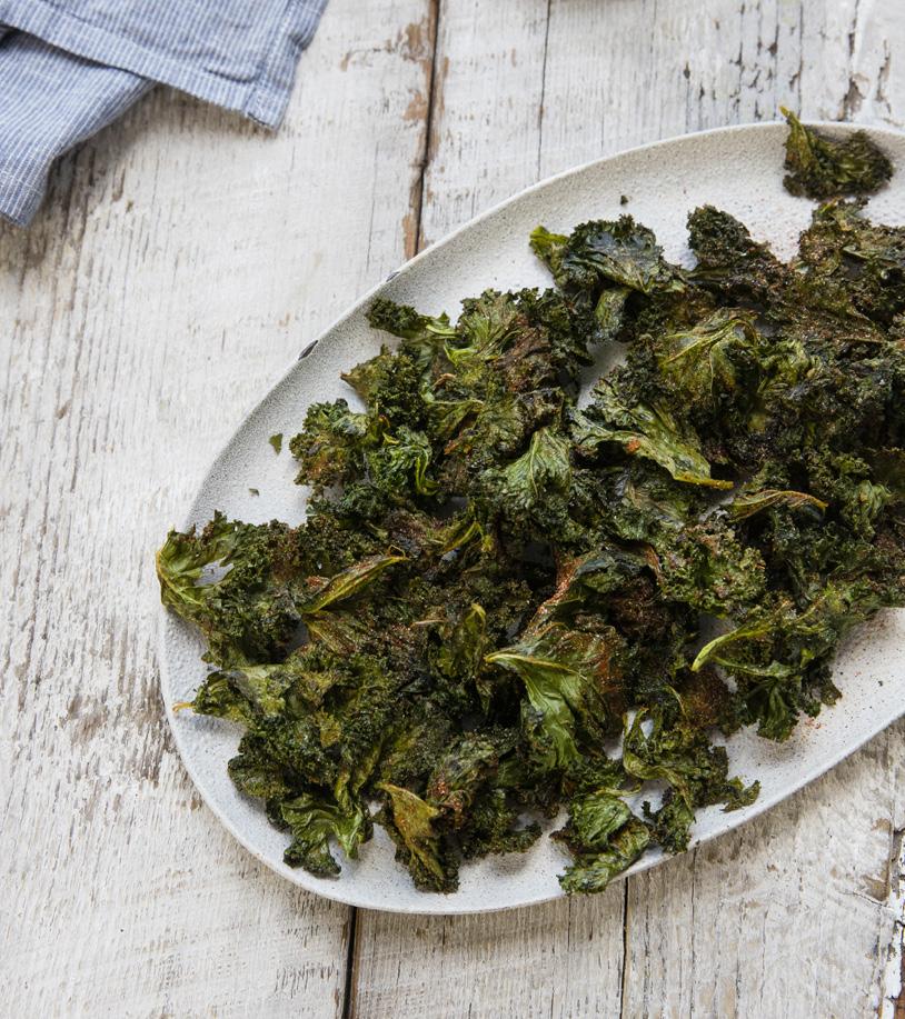 SMOKY BARBECUE-SPICED KALE CHIPS A blend of chili powder, garlic powder, onion powder, smoked paprika, and black pepper gives these crispy chips real BBQ flavor.