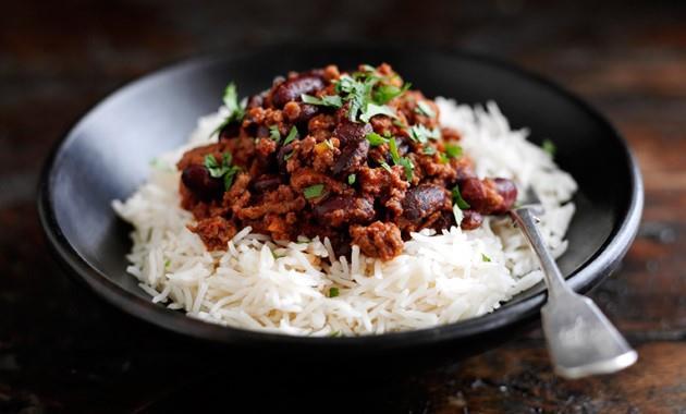 Lean Chilli Con Carne: (5 Portions) 500g of Lean minced meat 1 onions, finely chopped 1/2 green pepper, finely chopped 1/2 red pepper, finely chopped 1 tsp. garlic, finely chopped 2 tbsp.