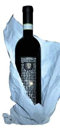 The elegant characteristics of the Merlot and the taste of Sangiovese give this wine ample olfactory complexity and
