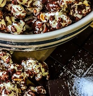 5 oz dark chocolate tsp sea salt *Instead of sea salt, cinnamon, nutmeg, chili powder, and caramel can be added to season your popcorn. 5 In an air popper or on the stove, popcorn kernels.