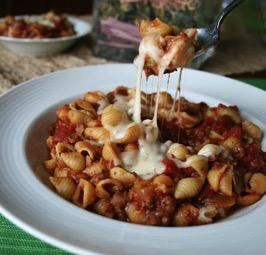 Crockpot Lasagna Soup Serves 6 Ingredients 28-ounce can diced tomatoes 6-ounce can tomato paste 1 pound ground beef 3 cups beef broth 4 cloves garlic, minced 2 tablespoons Italian seasoning ½ cup