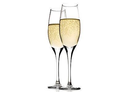 Sparkling Wines: 26. Serena Prosecco Frizzante, Italy 35.00 Medium bodied and well balanced, with a gentle mousse 27. Paco & Lola Cava, Spain 45.00 Straw and steely pale yellow.