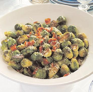 BRUSSELS SPROUTS WITH PANCETTA Yield: 4 servings TOTAL TIME: 30 minutes 1 lb fresh Brussels sprouts 2 tbsp olive oil 3 oz paper-thin slices pancetta (coarsely chopped) 2 garlic cloves (minced) Salt