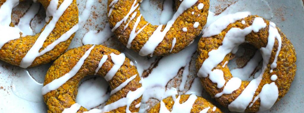 Pumpkin Breakfast Donuts copy 10 ingredients 25 minutes 6 servings 1. Preheat your oven to 350ºF (177ºC) and lightly grease your donut pan. 2. In a large bowl, combine the oat flour, chia seeds, coconut nectar, baking powder, sea salt, and pumpkin pie spice.