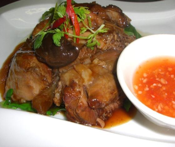 CHEF S RECOMMENDED DISHES Thai Square Pork Stewed 7.