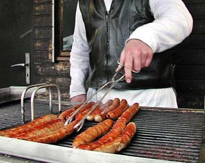 KFVOAHÑCOHVKH The first documented evidence of the Bratwurst in Germany dates back to 1313, and can be found in the Franconian city of Nuremberg, which is