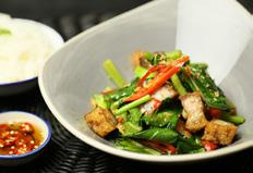 TA-LAY) $19 Wok-fried mixed seafood with fresh herbs, chilli and turmeric paste