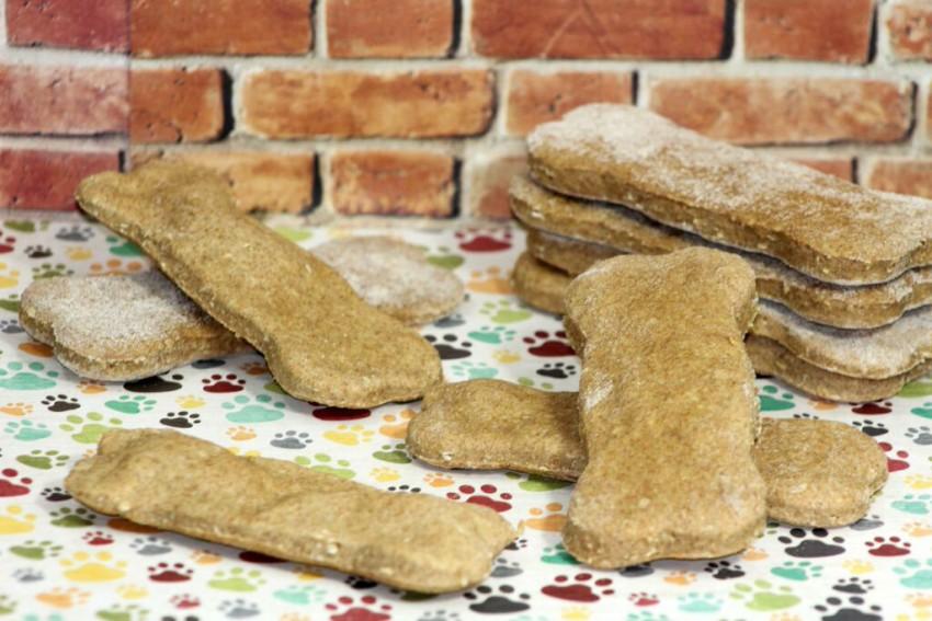 Peanut Butter Basic Biscuits Ingredients: 1 C coconut flour 1 C oats 1 1/2 tsp baking powder 1 C water, boiling 1/3 C creamy peanut butter 1 egg (or 1/4 cup unsweetened applesauce if your dog is
